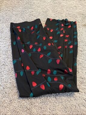 Zoe + Liv Black Leggings with Red and Teal Lightbulb Print